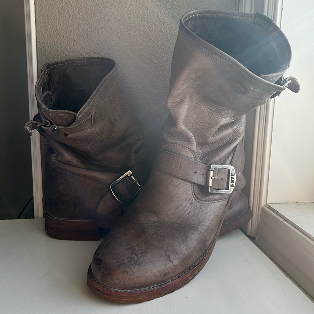 Western style leather Frye size 10 women’s brown Moto boots